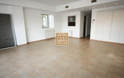 Apartamento luminoso con bonitas vistas y gran terraza.